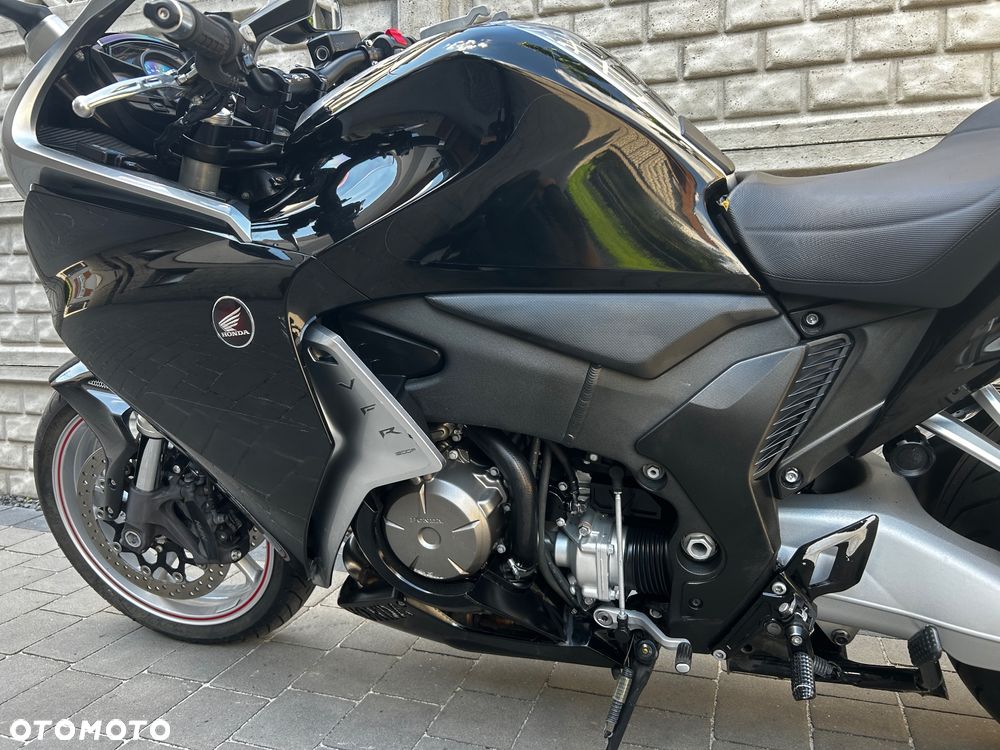 Honda VFR - 19