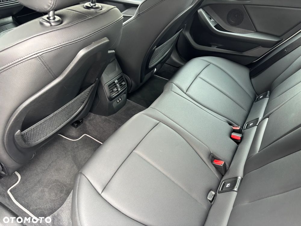 BMW Seria 2 218i - 18