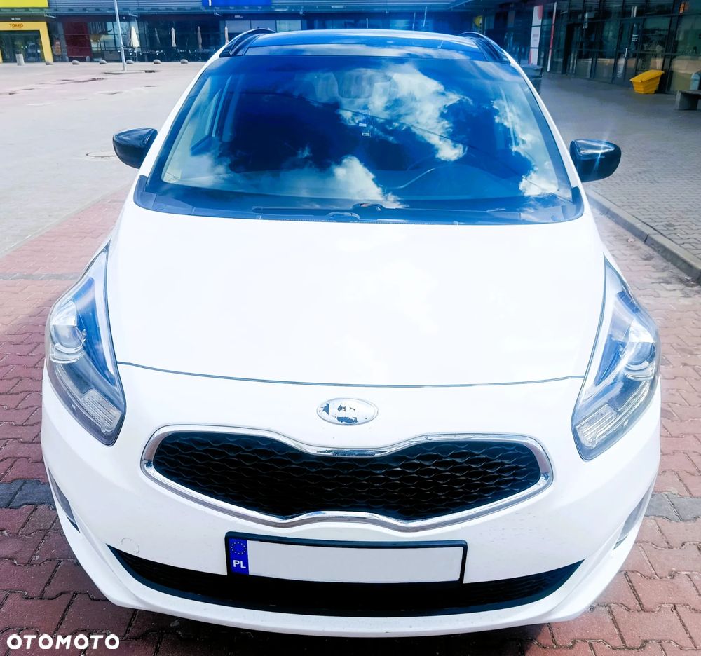 Kia Carens - 2