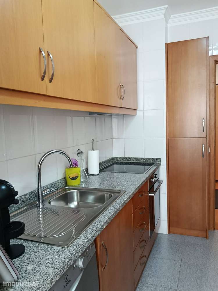 Apartamento T2, com lugar de garagem e varanda a poente - Grande imagem: 2/2