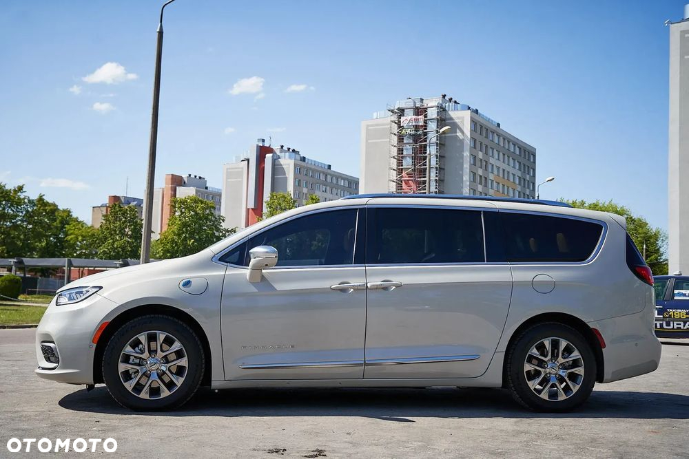 Chrysler Pacifica - 21