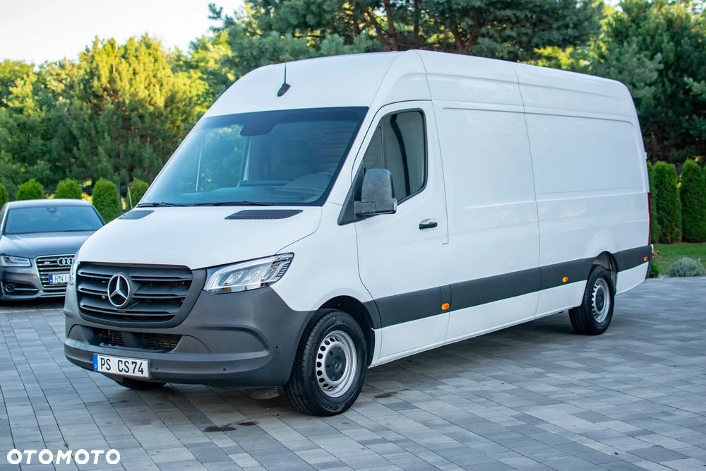 Mercedes-Benz Sprinter 319 - 3