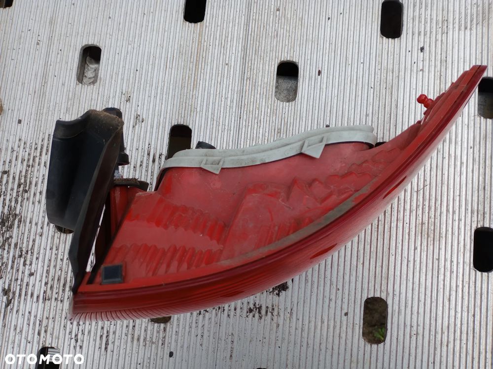 Lampa tył prawa Audi A3 Sportback ładny stan - 2