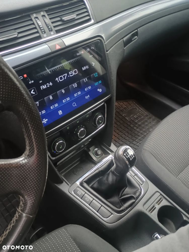 Skoda Superb 2.0 TDI Comfort - 14