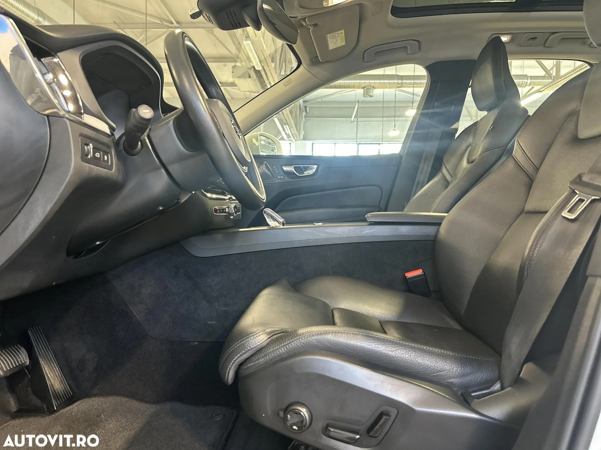 Volvo XC 60 T6 AWD Recharge Geartronic Inscription - 24