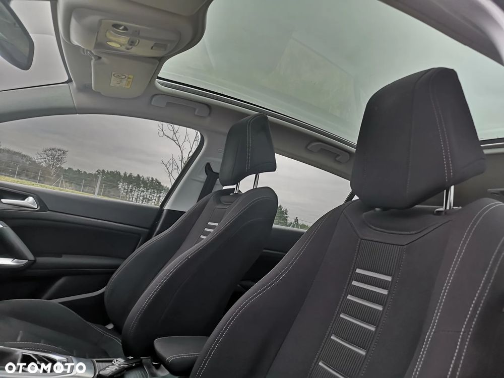 Peugeot 308 125 THP Allure - 8