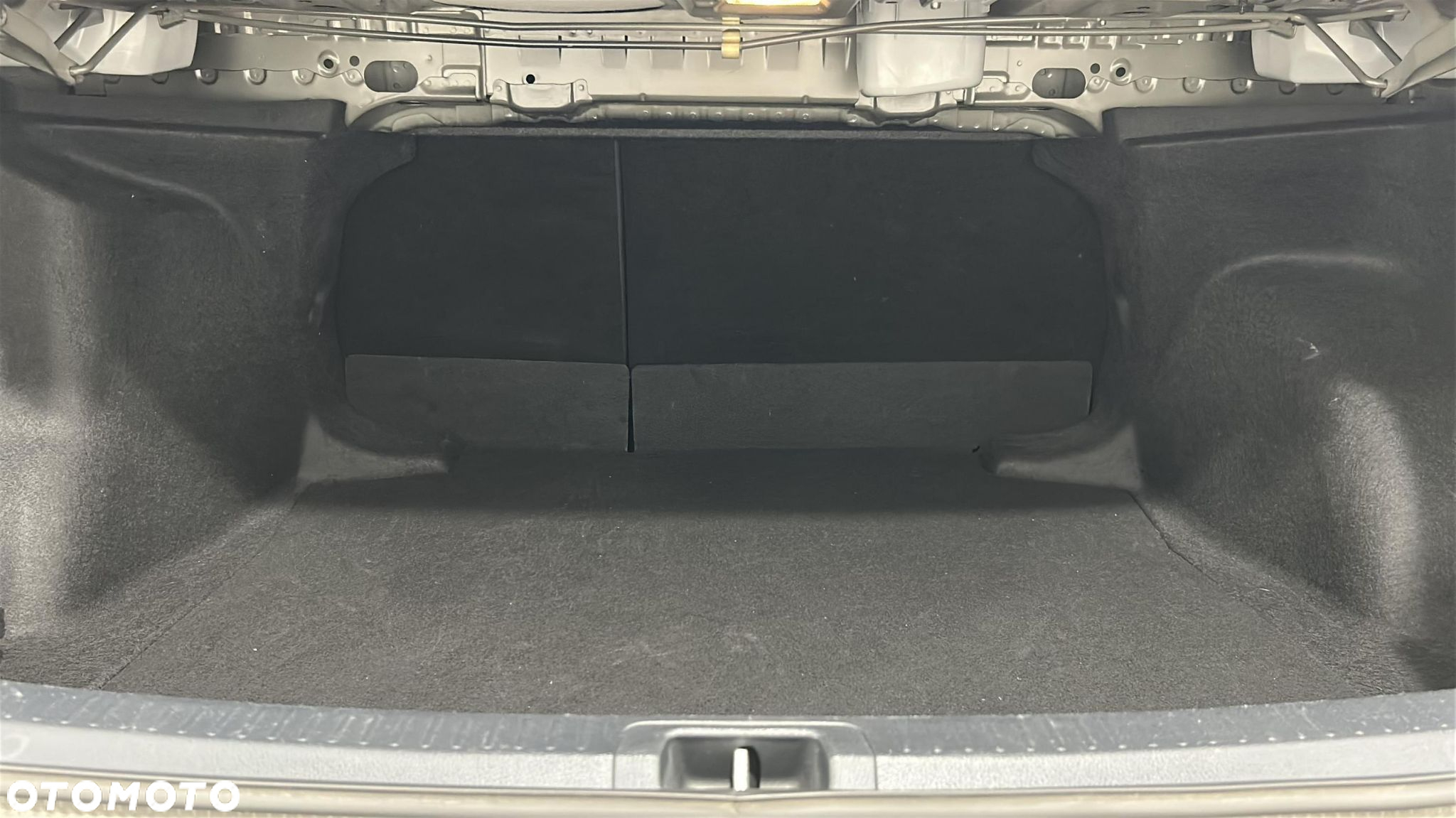 Toyota Corolla - 12