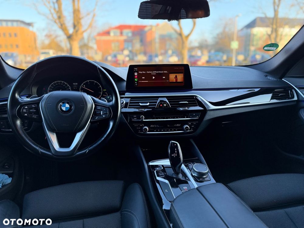 BMW Seria 5 530d Sport Line sport - 8