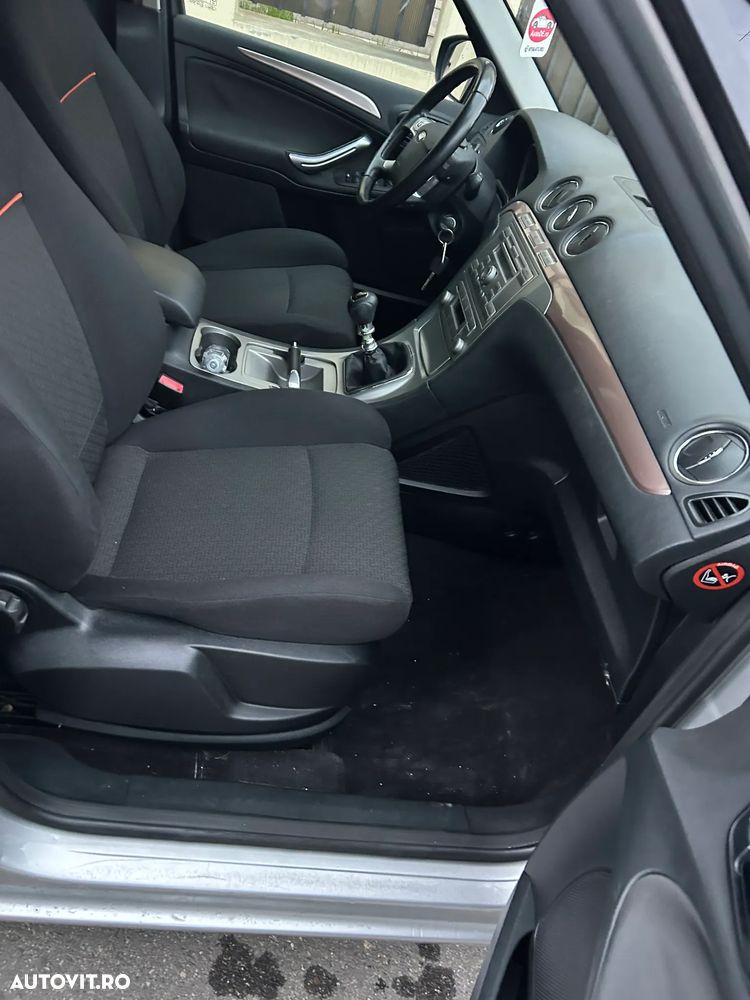 Ford S-Max - 10