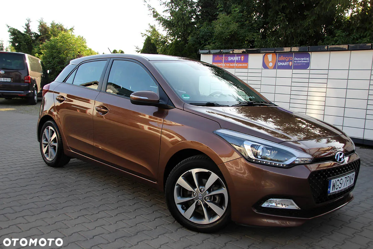 Hyundai i20 1.2 YES Gold - 12