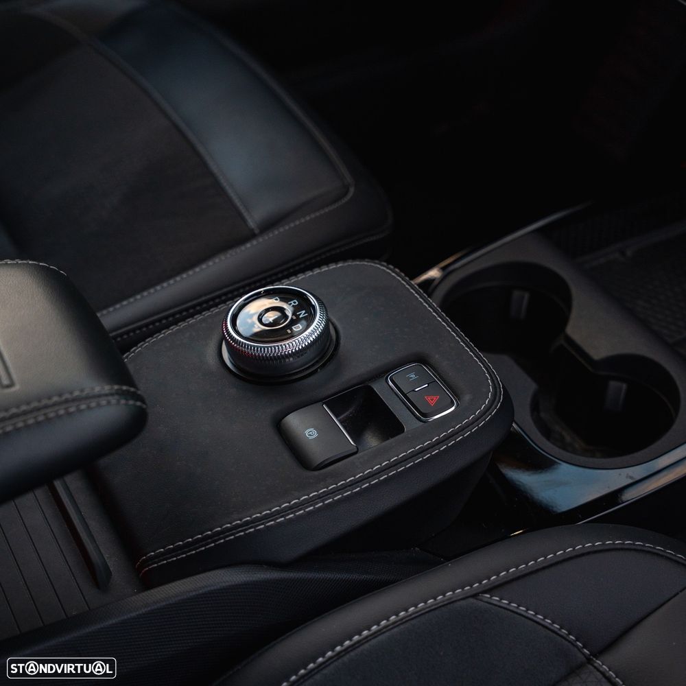 Ford Mustang Mach-E AWD GT - 12