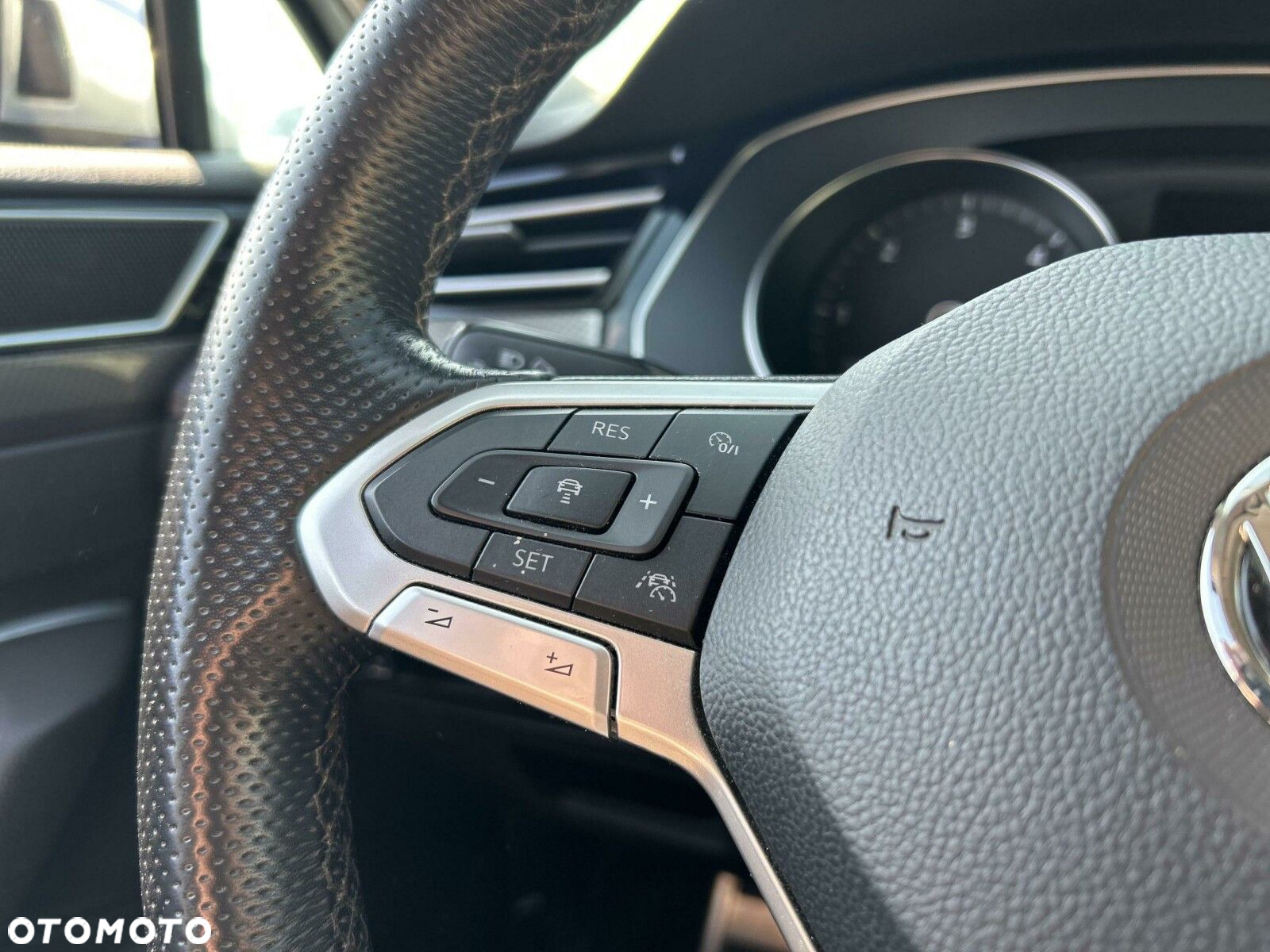 Volkswagen Passat - 17