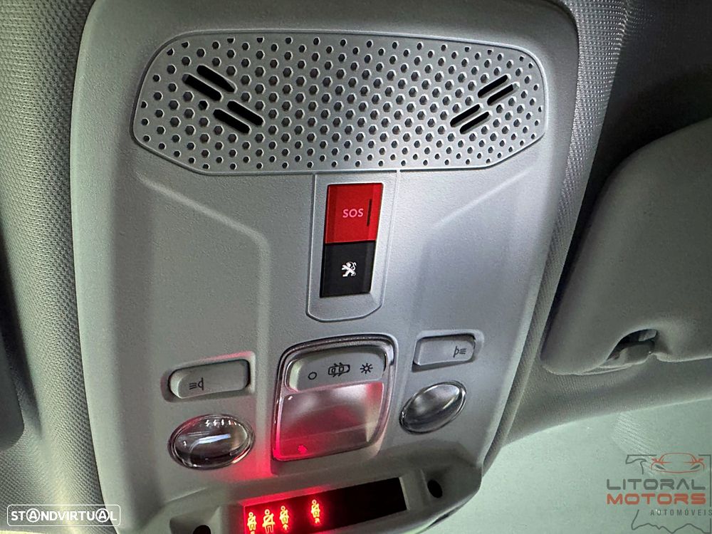 Peugeot 2008 1.2 PureTech Allure Pack EAT8 - 21