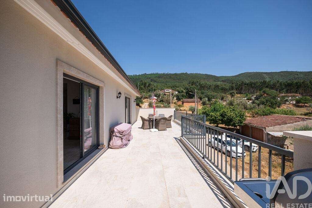 Casa / Villa T3 em São Miguel, Santa Eufémia e Rabaçal de 264 m2 - Grande imagem: 3/40