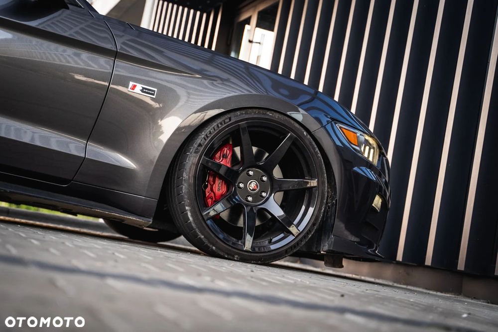 Ford Mustang 5.0 V8 GT - 27