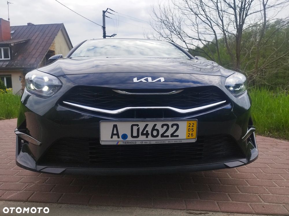 Kia Ceed - 10