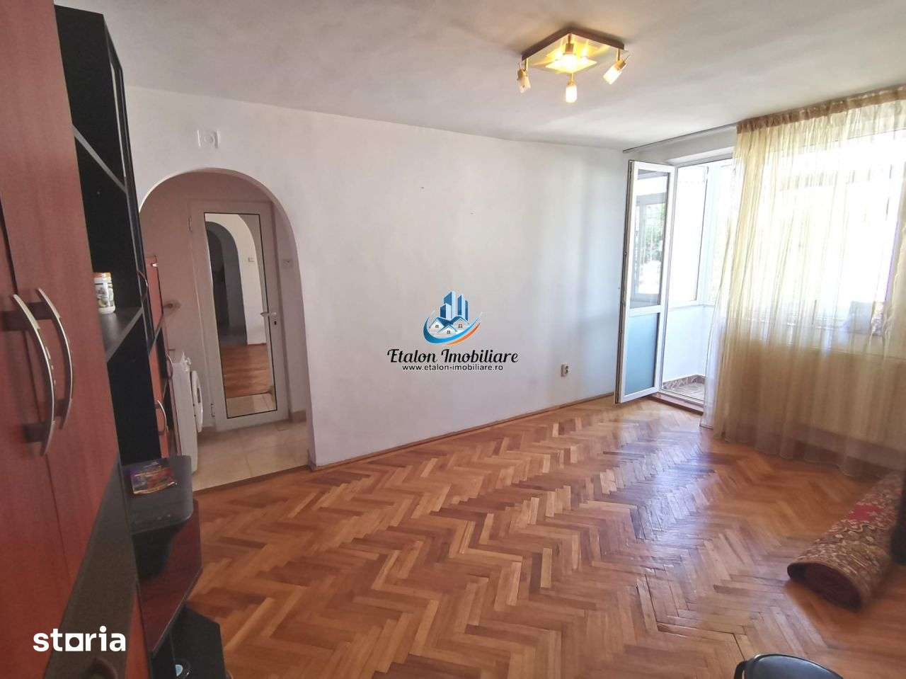 Apartament 3 camere, etaj 4, pod, Calea Romanului — fotografia 1