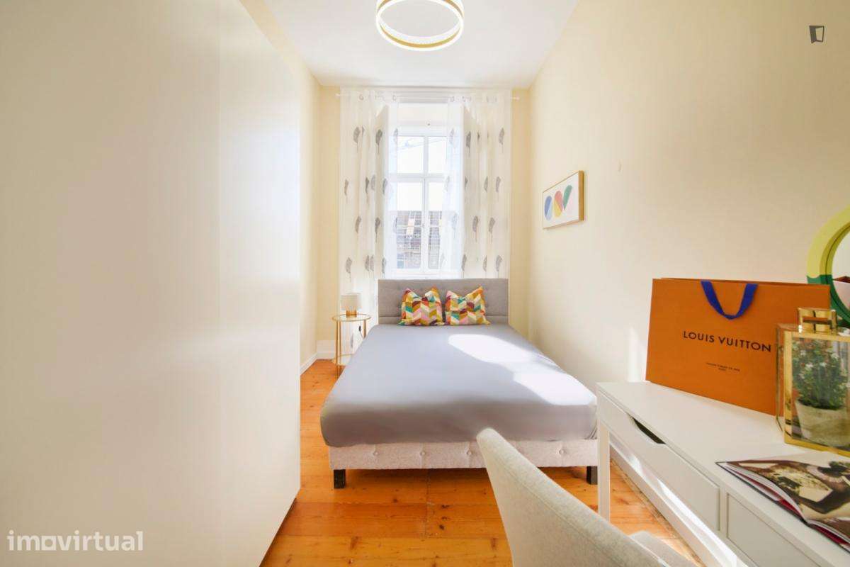 Quarto - localizado em Santos Lisbon - Grande imagem: 2/15