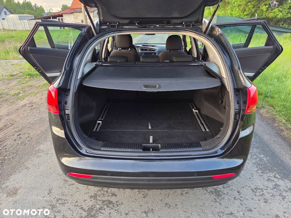 Kia Ceed 1.6 CRDi 136 DCT ISG Spirit - 9