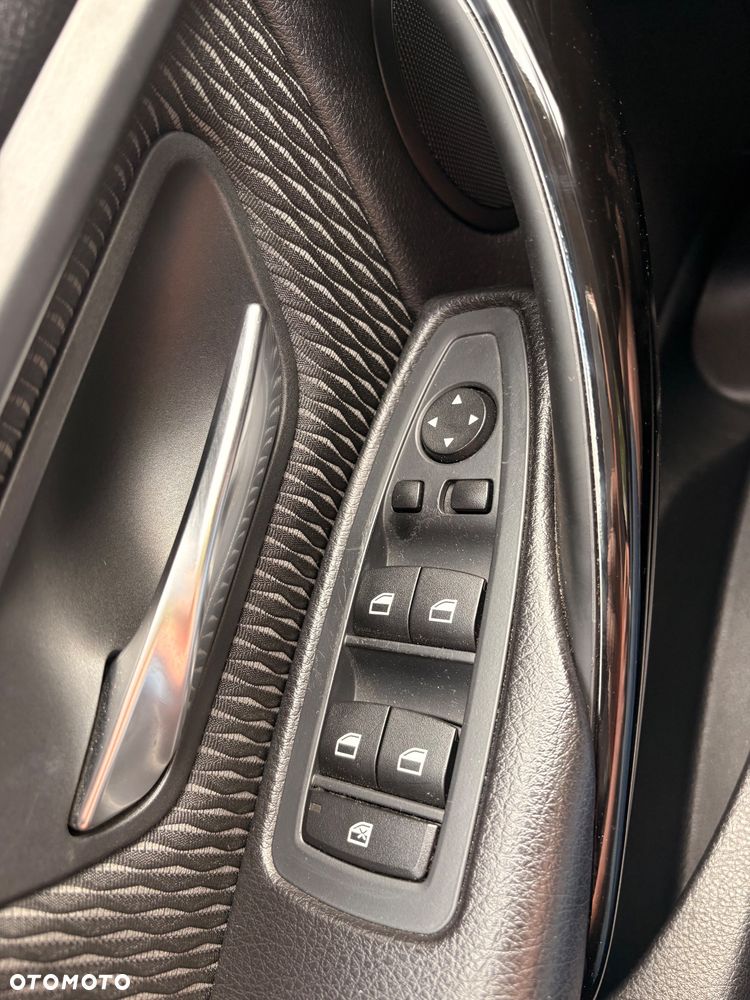 BMW Seria 3 320d - 28