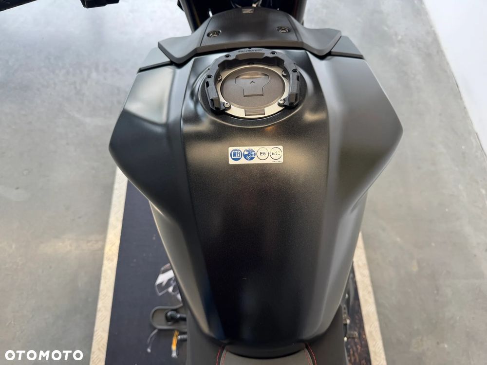 Honda CB - 27