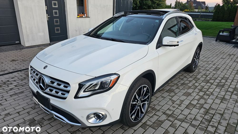 Mercedes-Benz GLA 250 4Matic 7G-DCT Peak Edition