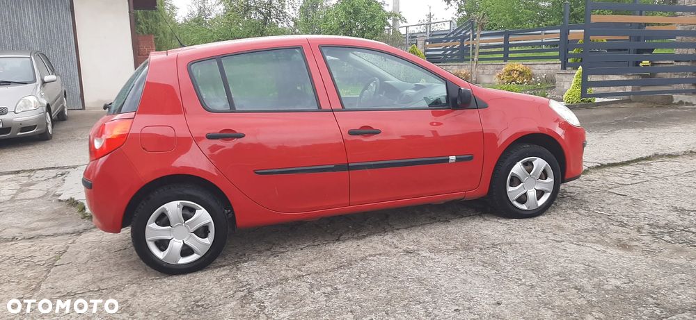 Renault Clio - 23