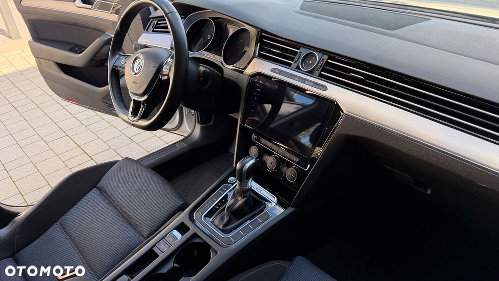 Volkswagen Passat - 27