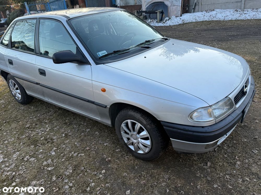 Opel Astra 1.6 - 5