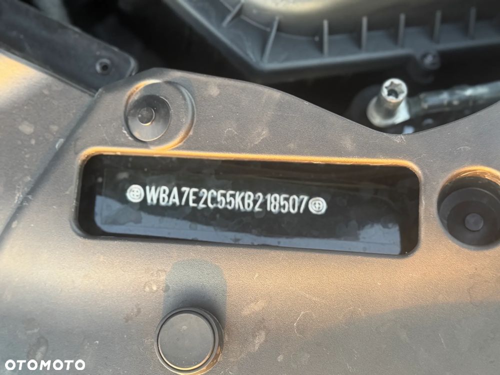 BMW Seria 7 740i - 33