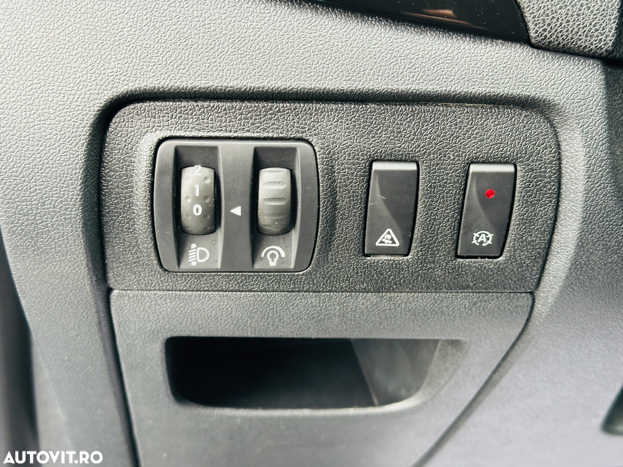 Renault Scenic ENERGY dCi 110 S&S LIMITED - 12
