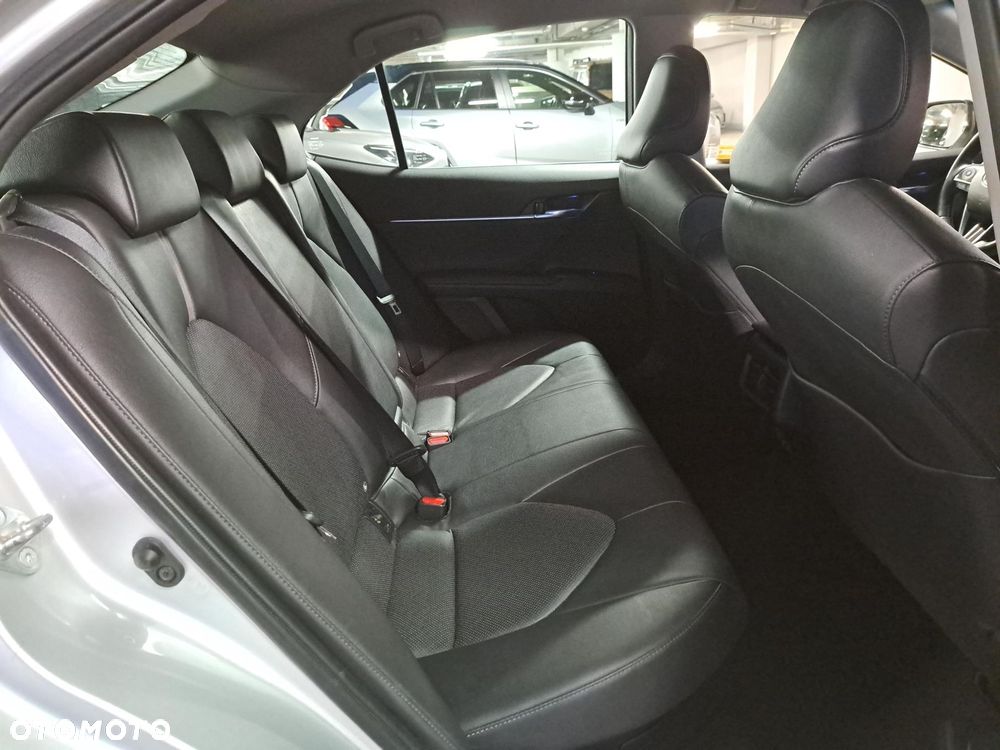 Toyota Camry 2.5 Hybrid Executive CVT - 14