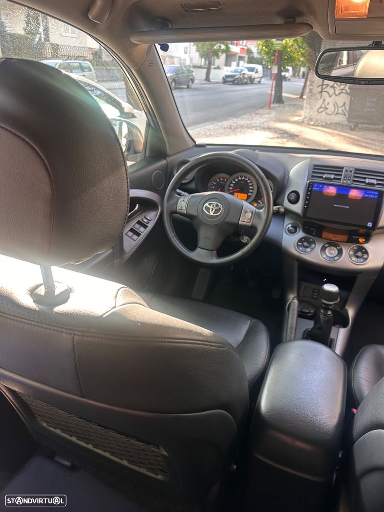 Toyota RAV4 2.2 D-4D X NAVI+RF+BM - 14