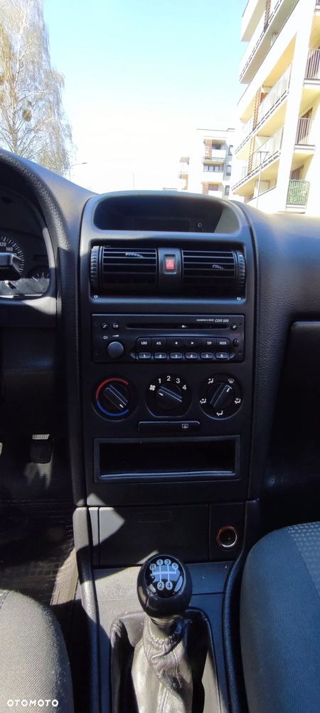Opel Astra 1.4 111 - 11