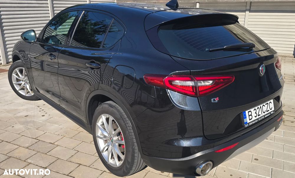 Alfa Romeo Stelvio - 11