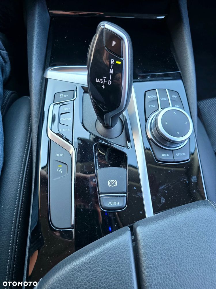 BMW Seria 5 530e iPerformance xDrive Luxury Line - 29