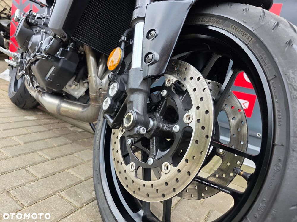 Yamaha MT - 27