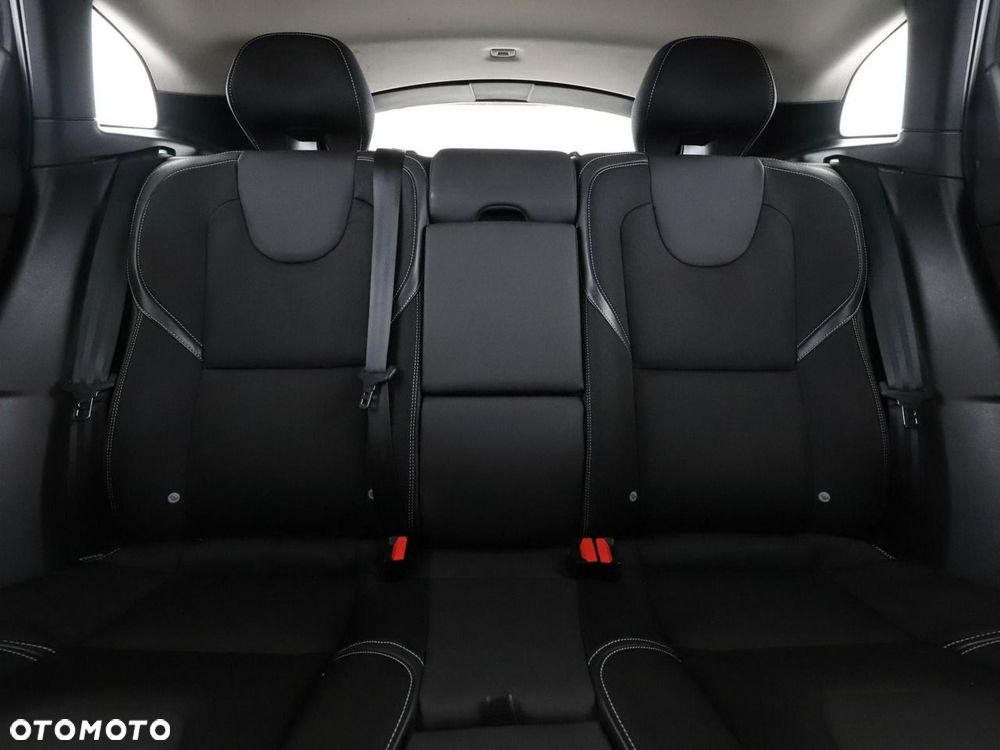 Volvo V40 T2 Momentum - 19