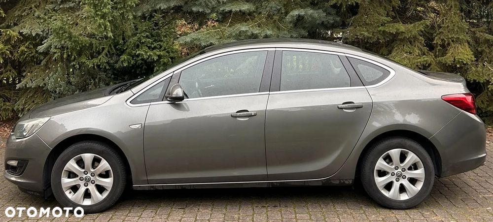 Opel Astra IV 1.4 T Active - 3