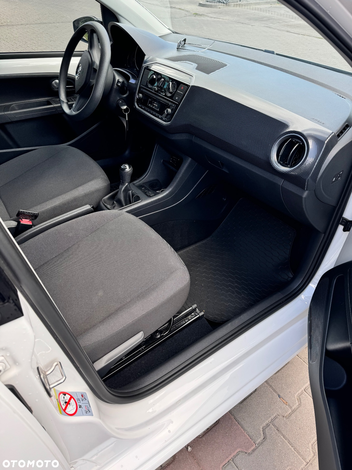 Volkswagen up! 1.0 high - 17