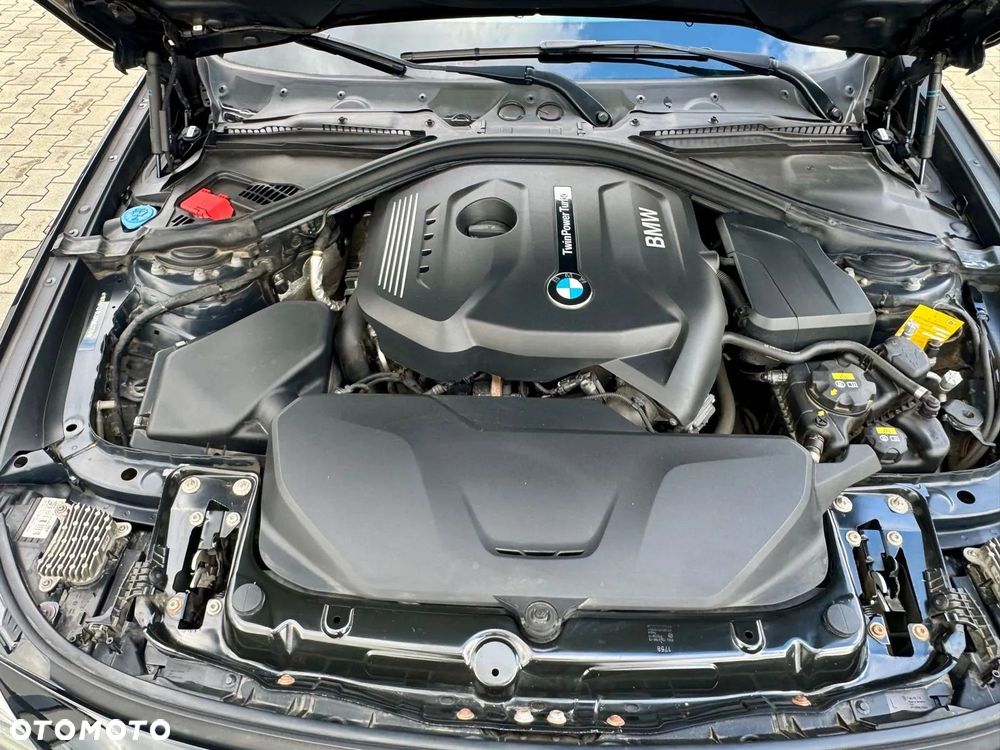 BMW 3GT 330i xDrive - 10