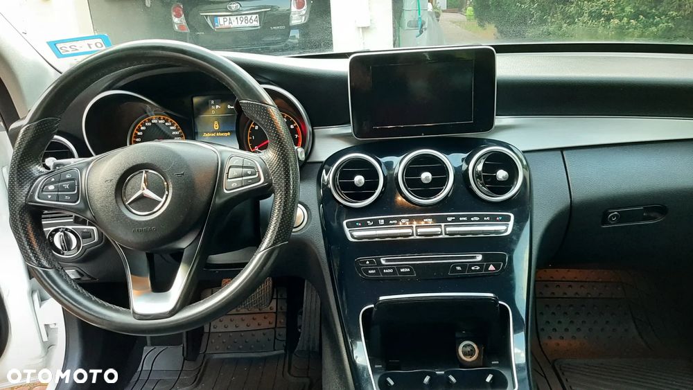 Mercedes-Benz Klasa C 300 7G-TRONIC - 21