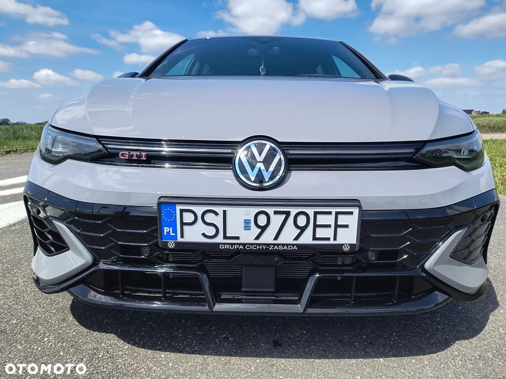 Volkswagen Golf - 10