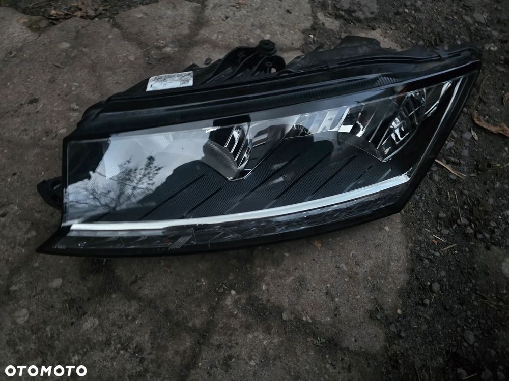 Reflektor lewy przód skoda Fabia III lift  led 6V1 941 015D - 1