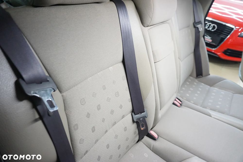 Volvo V70 D5 Comfort - 20