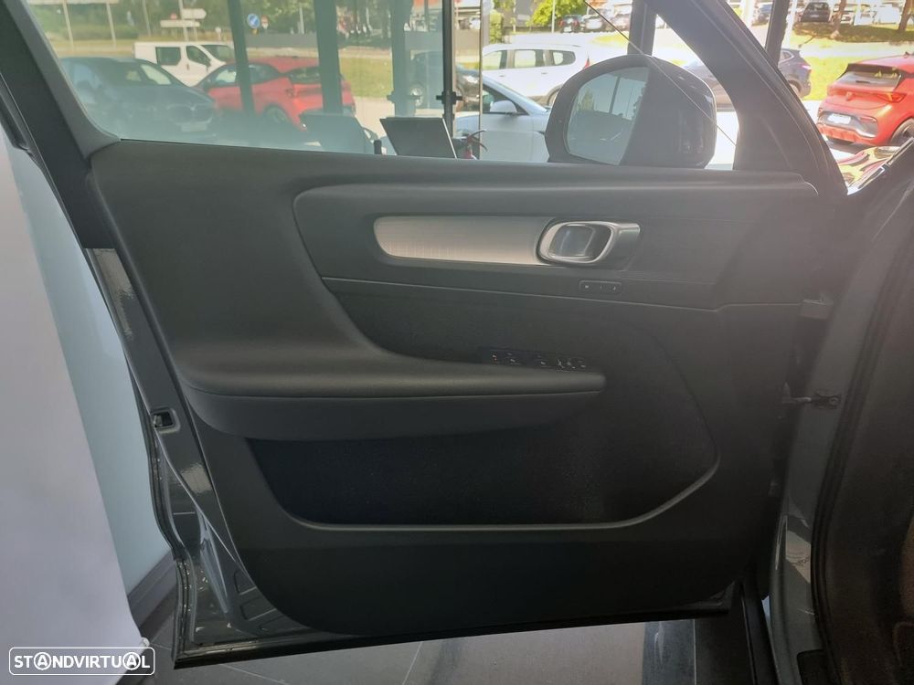 Volvo XC 40 2.0 D3 Momentum Plus Geartronic - 21