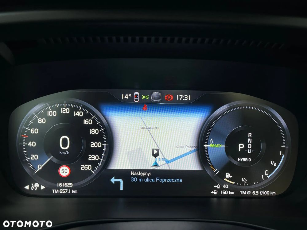 Volvo XC 40 - 25