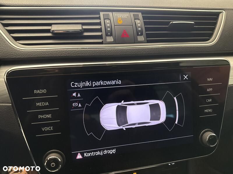 Skoda Superb 2.0 TDI SCR Ambition DSG - 16