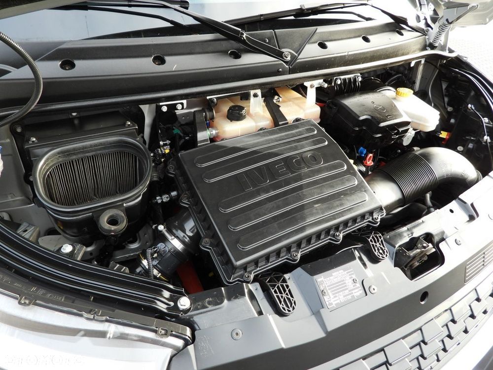 Iveco DAILY 72C18 CHŁODNIA KONTENER -10*C WINDA 9 PALET ZASILANIE 230V TEMPOMAT NAWIGACJA PNEUMATYKA AUTOMAT HI-MATIC BLIŹNIACZE KOŁA KLIMATYZACJA  180KM - 29