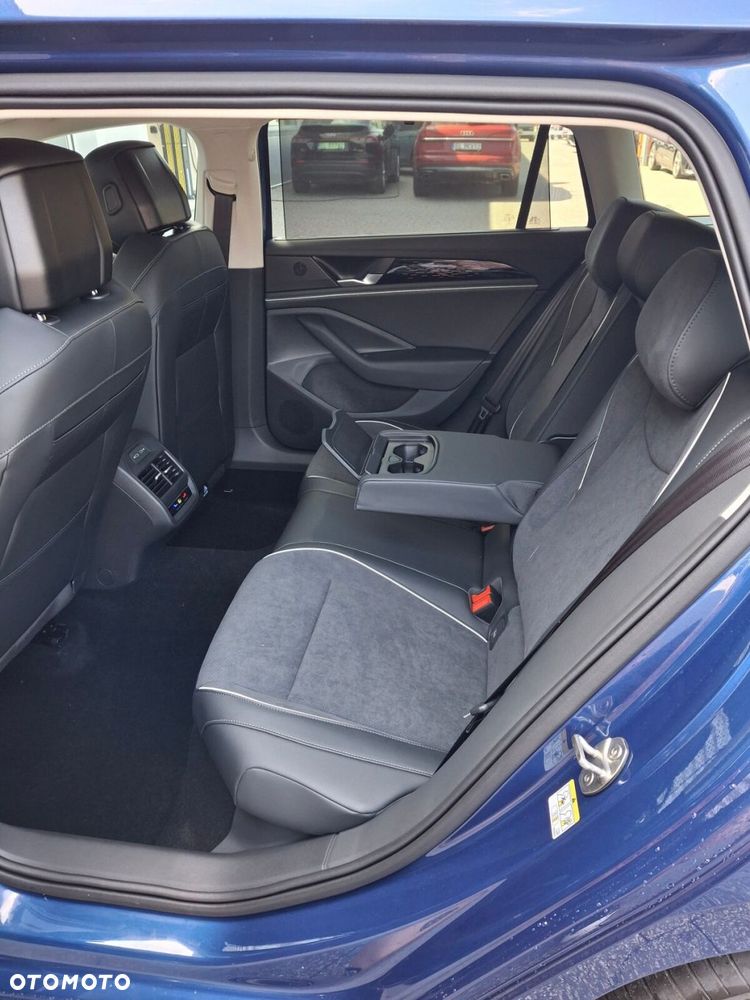Volkswagen Passat - 16